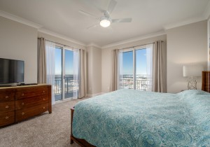 gateway1413-24-primary-bedroom.jpg