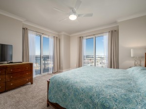 gateway1413-24-primary-bedroom.jpg