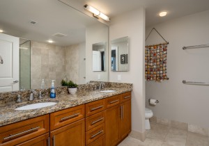 gateway1413-26-primary-bath.jpg
