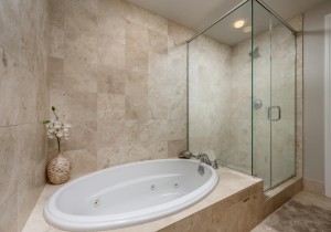 gateway1413-27-primary-bath.jpg