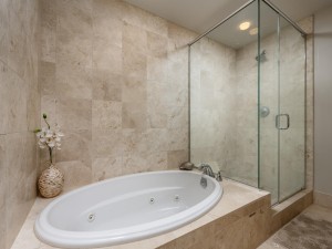 gateway1413-27-primary-bath.jpg