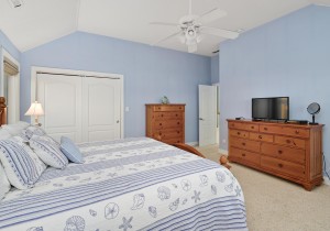 north-heron-25-king-room-2nd-floor.jpg