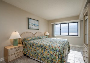 plaza1512-7-primary-bedroom.jpg