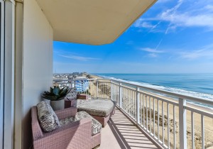 65-balcony-view-north.jpg