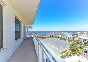 73-balcony.jpg