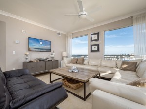 gateway813-5-living-area-new.jpg
