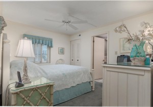 waikiki106-12-primary-bedroom.jpg