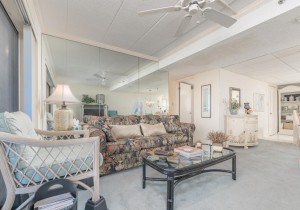 waikiki106-8-living-area.jpg