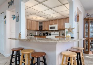 capri807-9-dining-and-kitchen.jpg