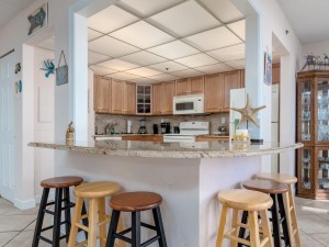 capri807-9-dining-and-kitchen.jpg
