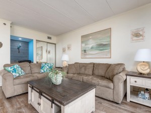 bayprincess119-10-living-area.jpg