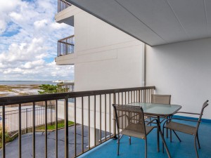 bayprincess119-4-balcony.jpg