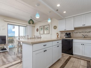 bayprincess119-5-kitchen.jpg