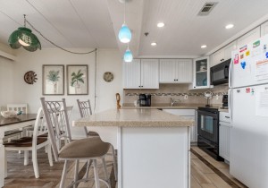 bayprincess119-6-kitchen-dining.jpg