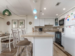 bayprincess119-6-kitchen-dining.jpg