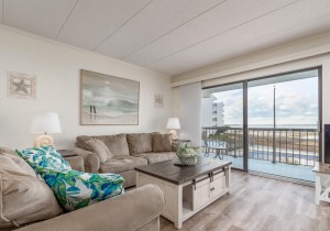 bayprincess119-7-living-area.jpg