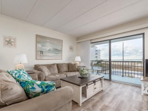 bayprincess119-7-living-area.jpg