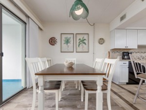 bayprincess119-8-dining-area.jpg