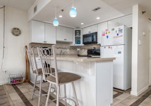 bayprincess119-9-kitchen.jpg