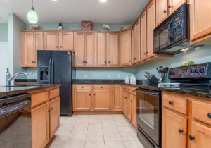 seabrite101-13-kitchen.jpg