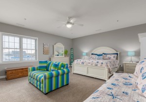 seabrite101-17-primary-bedroom.jpg