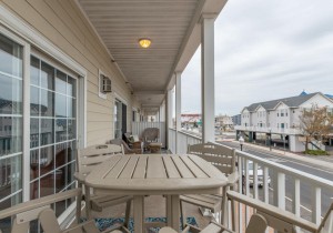 seabrite101-4-balcony.jpg