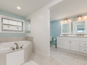 calypso409-19-primary-bath.jpg