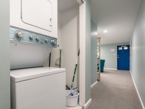 calypso409-22-laundry.jpg