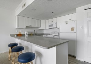 rh410-11-kitchen.jpg