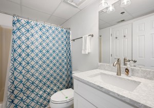 rh410-21-bath-2.jpg