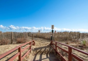 marigotbeach-1-to-the-beach.jpg