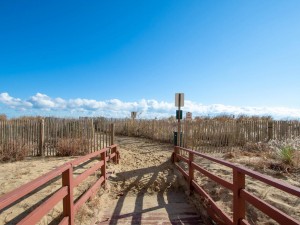 marigotbeach-1-to-the-beach.jpg