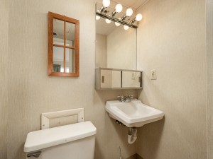 marigotbeach806-18-primary-bath.jpg