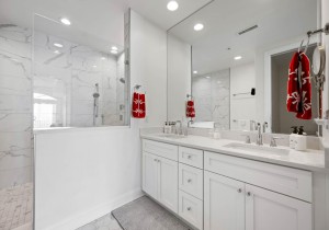 southbeach702-13-primary-bath.jpg