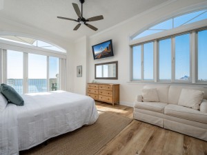 southbeach702-30-oceanfront-suite-two.jpg