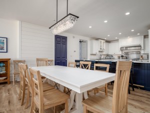 southbeach702-36-dining-area.jpg