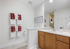 southbeach702-38-bath-4.jpg