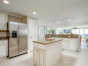 southbeach602-18-kitchen.jpg
