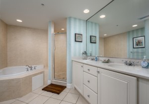 southbeach602-25-primary-bath.jpg