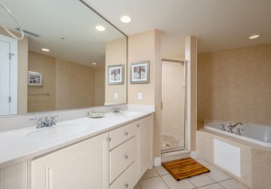 southbeach602-28-suite-2-bath.jpg