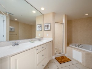 southbeach602-28-suite-2-bath.jpg