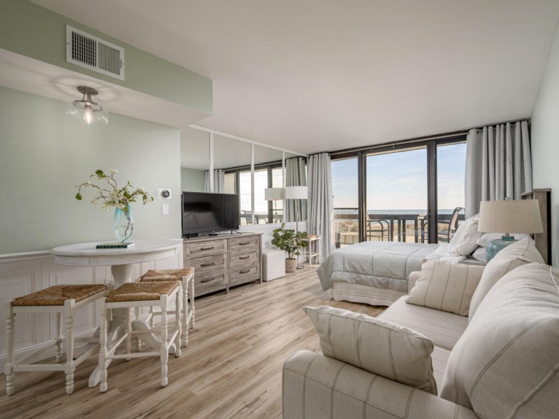 goldensands114-10-living-area.jpg