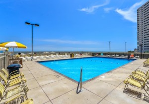 outdoor-pool-lana-12.jpg