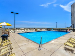 outdoor-pool-lana-12.jpg