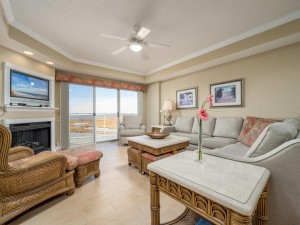 coralseas204-13-living-area.jpg