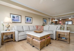 coralseas204-15-living-area.jpg