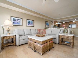 coralseas204-15-living-area.jpg