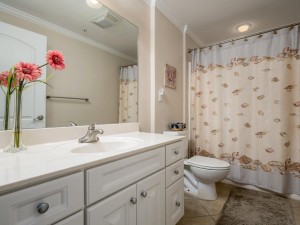 coralseas204-6-bath-2.jpg