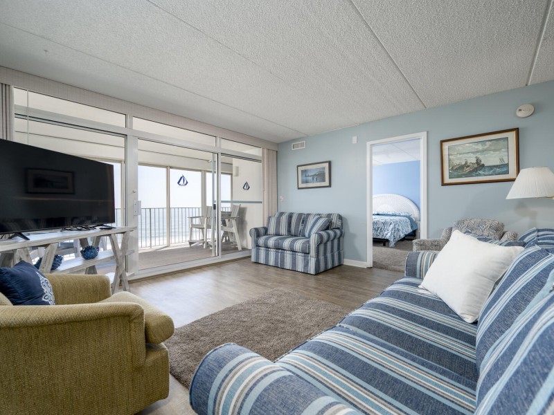 englishtower503-11-living-area.jpg