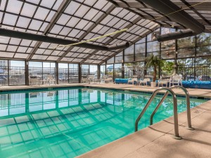 englishtowers406-11n-pool.jpg